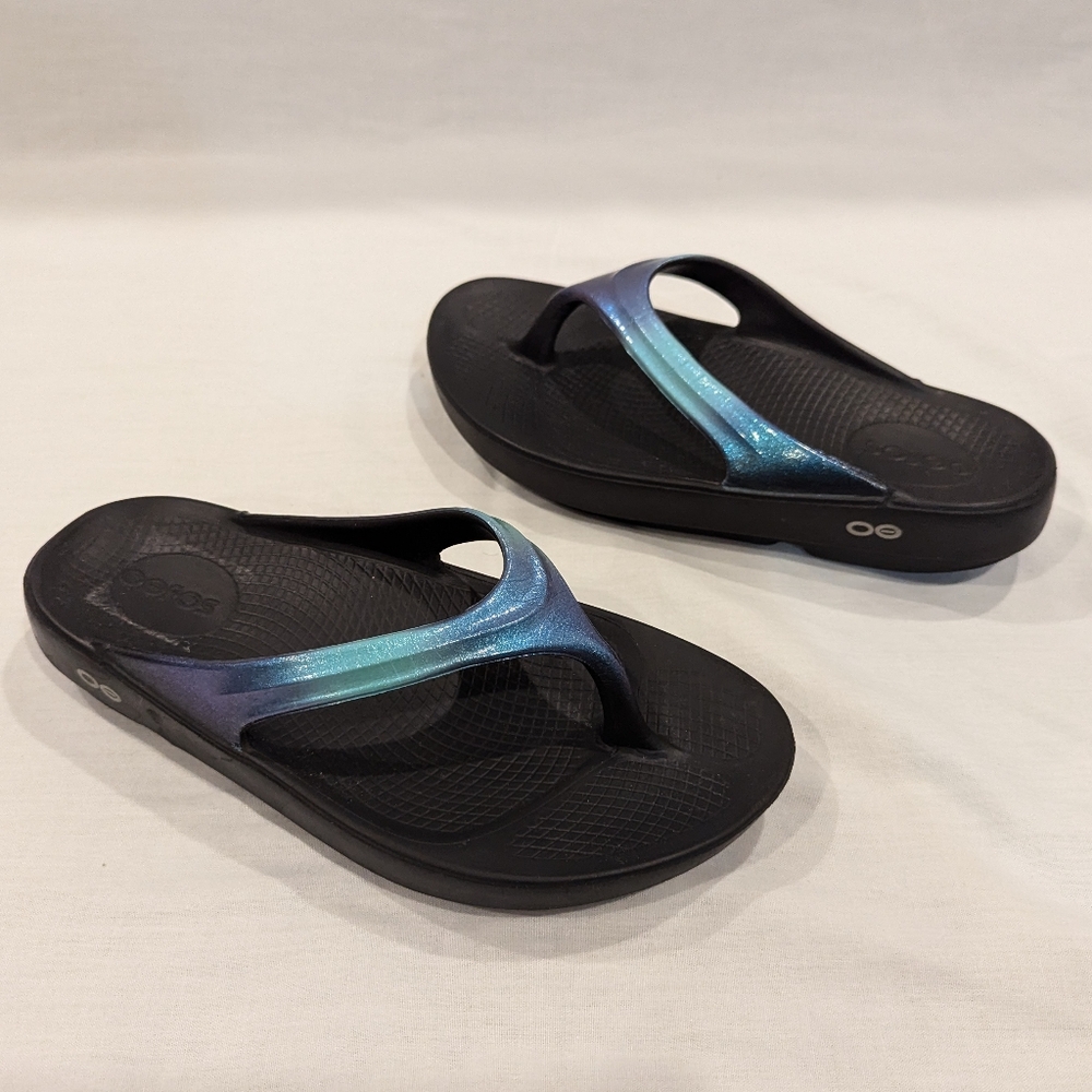 Oofos Iridescent Thong Sandals Blue Black Size 37